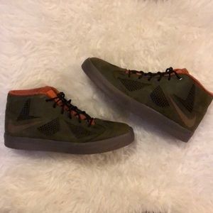 Men’s Nike Lebron X NSW Lifestyle size 9.5